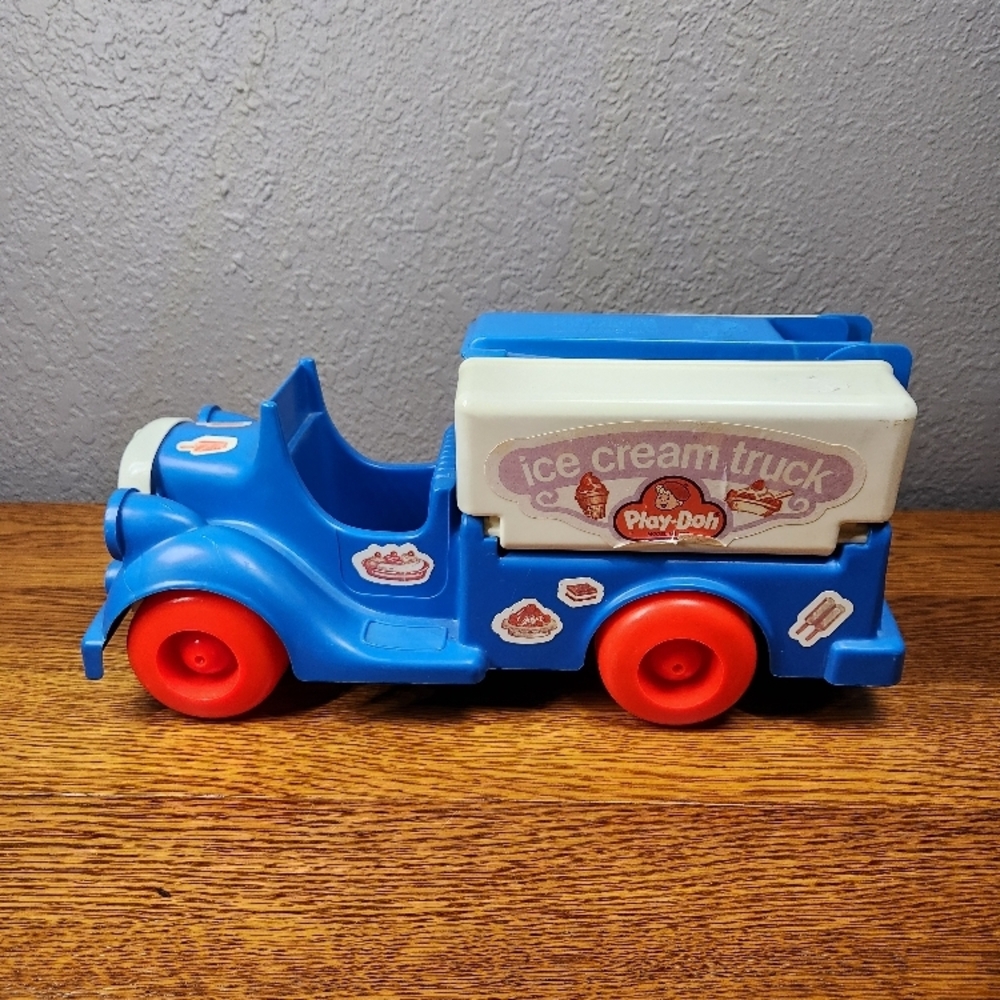 Kenner Play-Doh Ice Cream Truck 1975